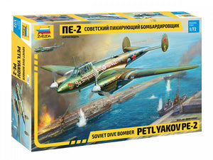 Zvezda 1/72 Soviet Petlyakov Pe2 Dive Bomber Kit