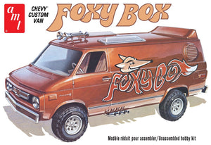 AMT 1/25 '75 Chevy Van Foxy Box Kit