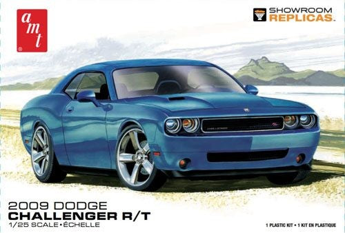 AMT 1/25 2009 Dodge Challenger R/T Kit